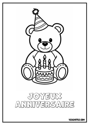 Ours en peluche portant un chapeau de fête et tenant un gâteau avec des bougies.