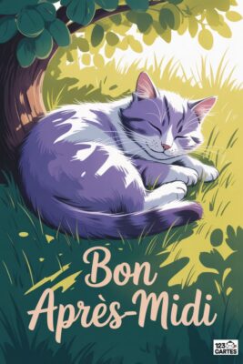 Chat dormant à l'ombre d'un arbre. Pelage violet et blanc, yeux fermés. Herbe verte et soleil. Texte «&nbsp;Bon Après-Midi&nbsp;» en rose.