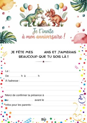 Invitation d'anniversaire avec des dinosaures amusants, dont un vert et un rouge entourés de ballons et de feuilles tropicales.