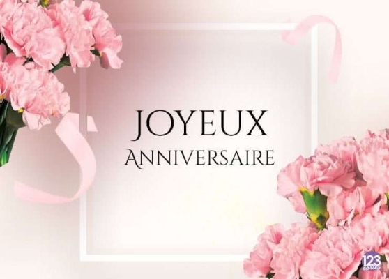 Carte d'anniversaire élégante avec Joyeux Anniversaire au centre, entourée de roses roses et rubans sur fond beige.