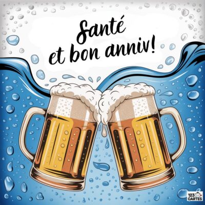 Deux chopes de bière mousseuse qui trinquent avec bulles d'eau sur fond bleu rafraîchissant.