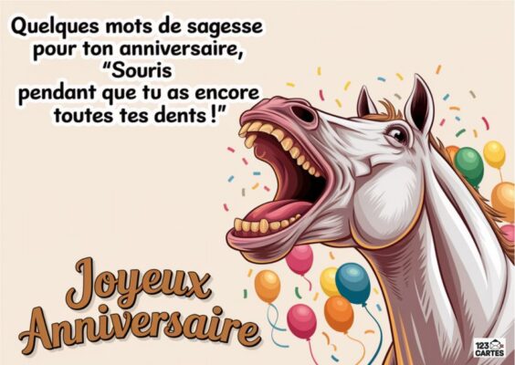 Carte d'anniversaire comique avec un cheval blanc qui rit aux éclats, la bouche grande ouverte montrant ses dents, entouré de ballons colorés et de confettis.