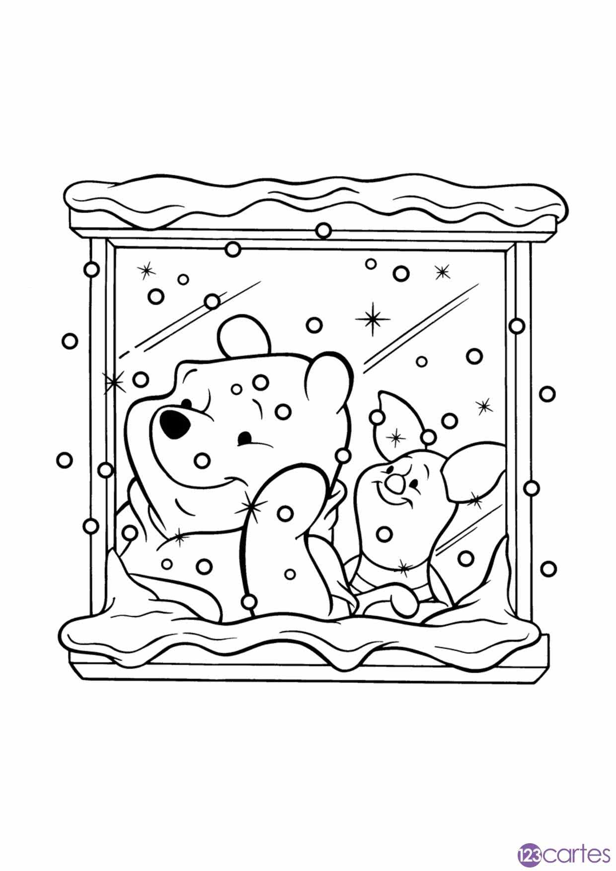 Winnie l'ourson et porcinet regardent la neige tomber par la fenêtre